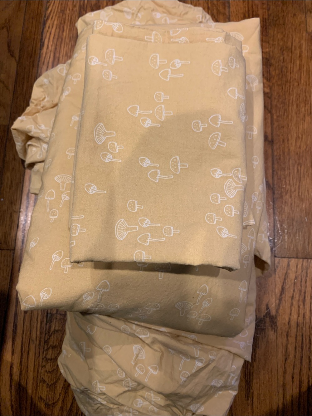 Lauren Conrad “Little Ones” FULL sheets set Yellow Mushroom Print